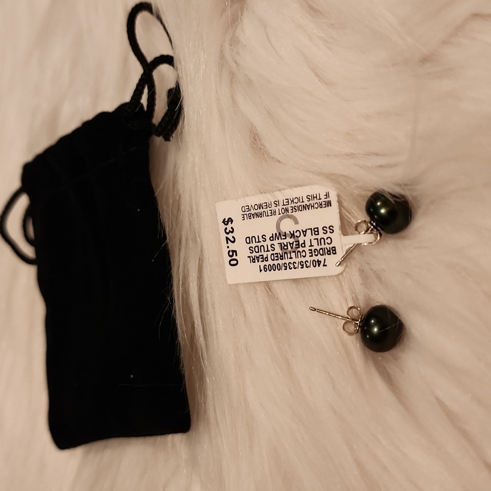 Belle de Mer Cultured Freshwater Button Pearl (8-9mm) Stud Earrings in Black